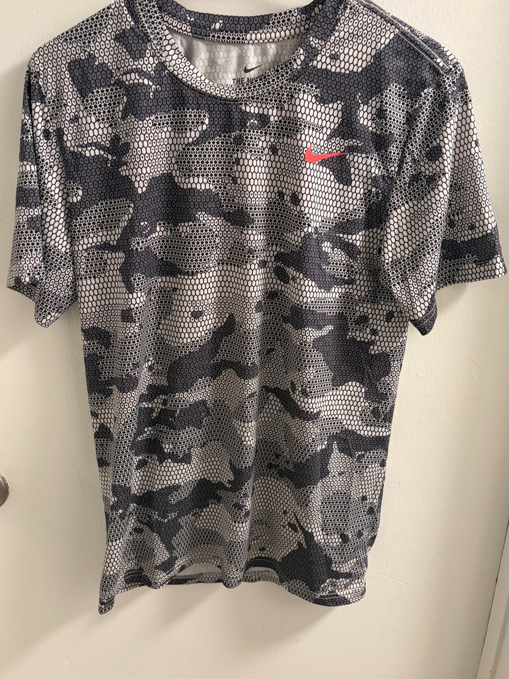 Nike Grey Camo Mesh Honeycomb Dri-FIT Athletic Shirt Size S